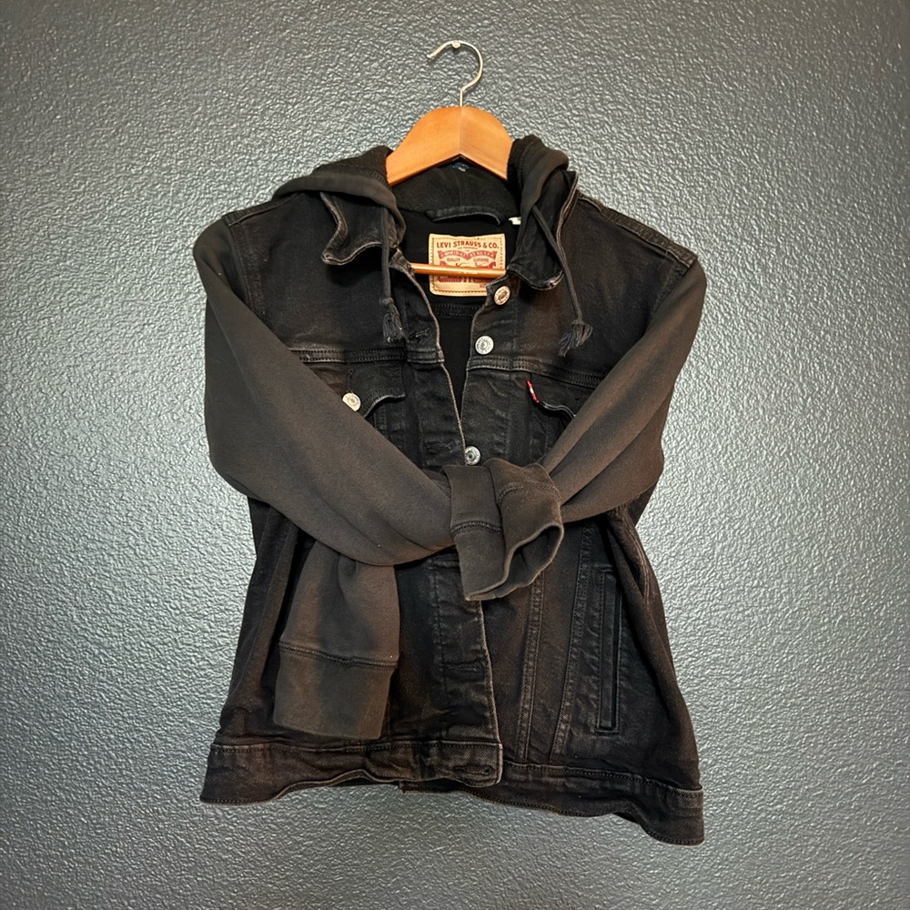 Levi’s black hooded jean jacket